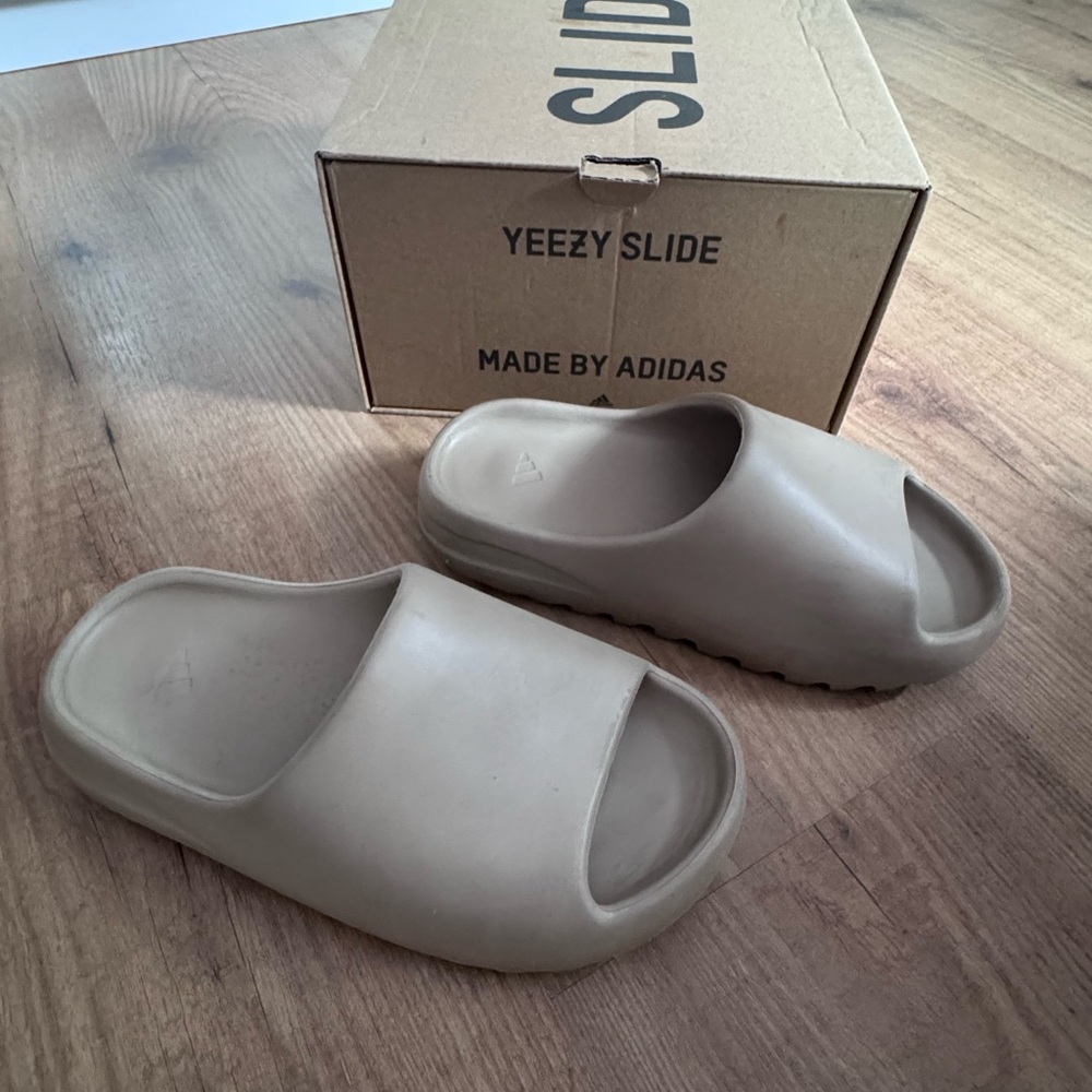 Adidas Yeezy Slide